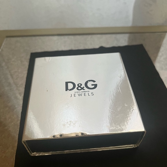 hoop earrings - Picture 3 of 7